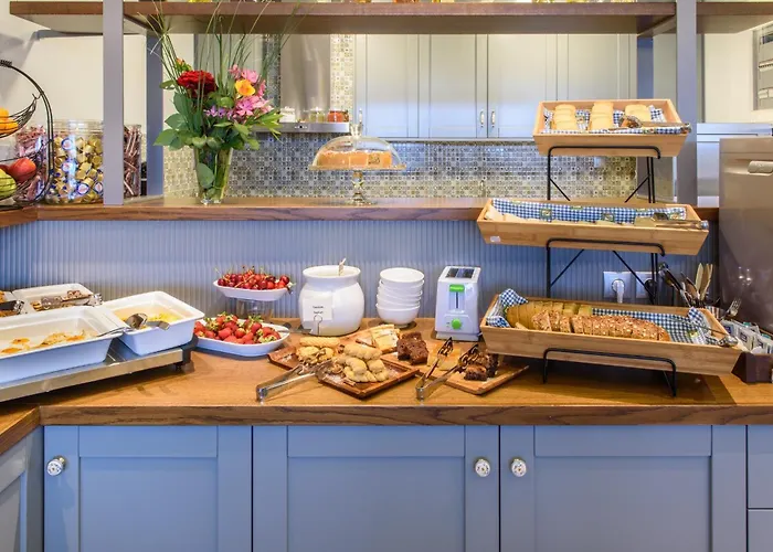 Athos Thea Luxury